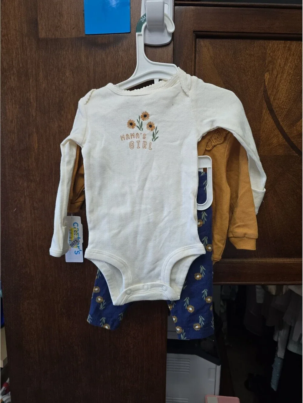 3m brand new three piece outfit set from carter's item, 73G5